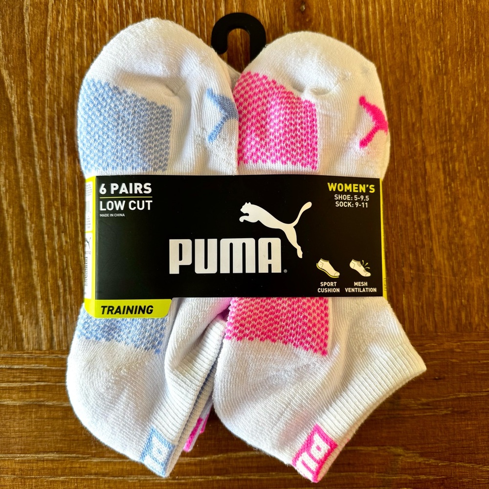 NIP 6-pack white Puma low cut women’s athletic socks